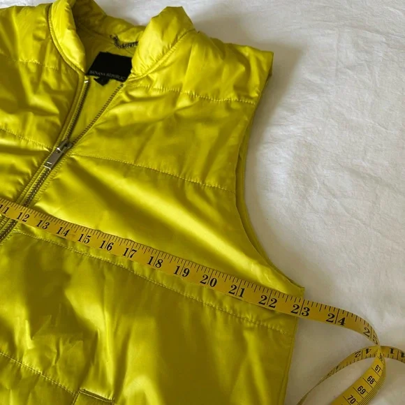 Banana Republic vest, size large - Picture 10 of 13